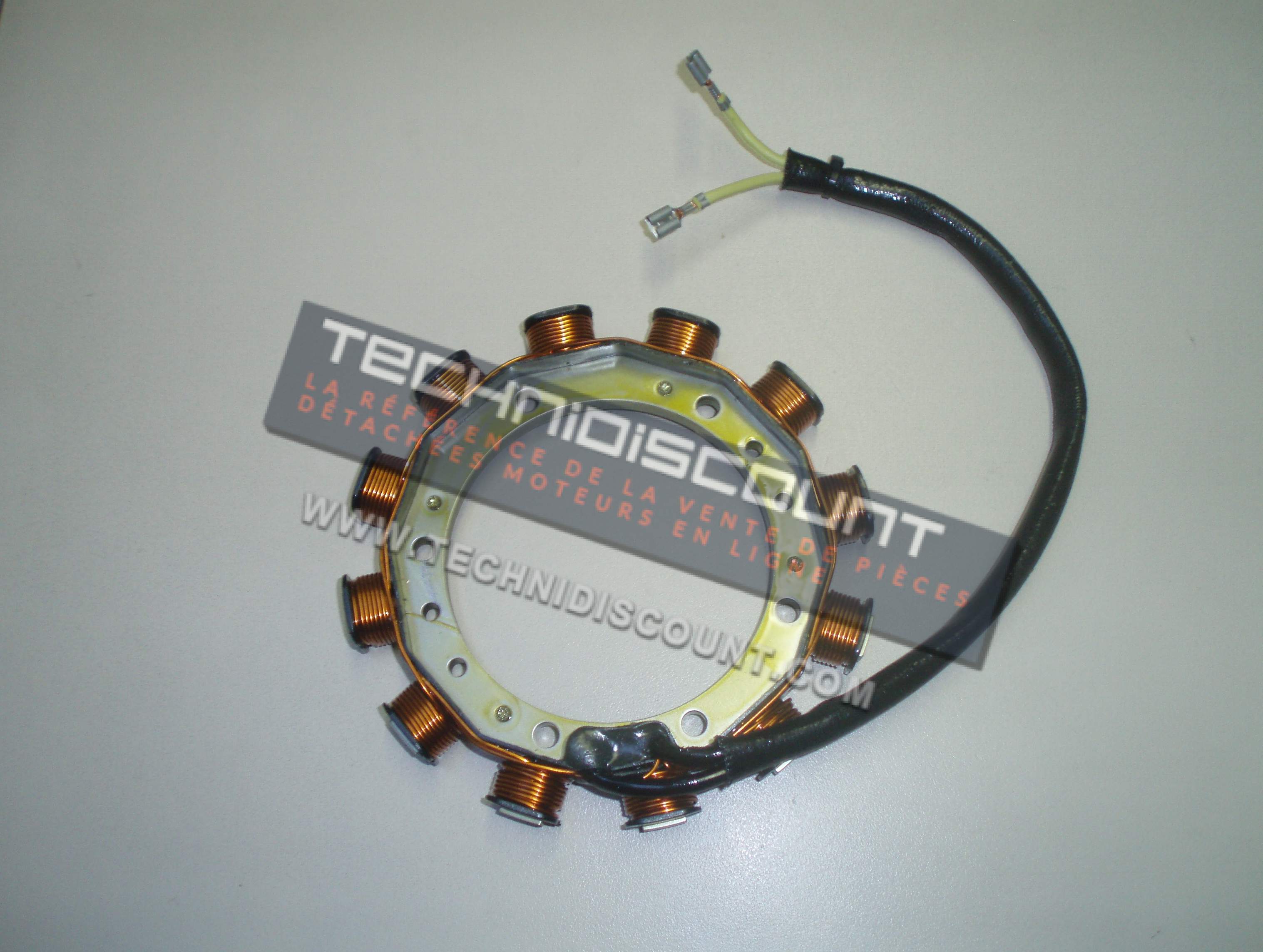 Stator FOCS LDW502 LDW602 LDW702 LDW903 LDW1003 LDW1204 LDW1404 15LD225 15LD315 15LD350 LGW523 LGW627 LOMBARDINI 8565080 (20A 12V 2 fils jaune - SAPRISA 5247 - LOMBARDINI 8565121 ED0085651210-S Ex. 8565080 - 8565107