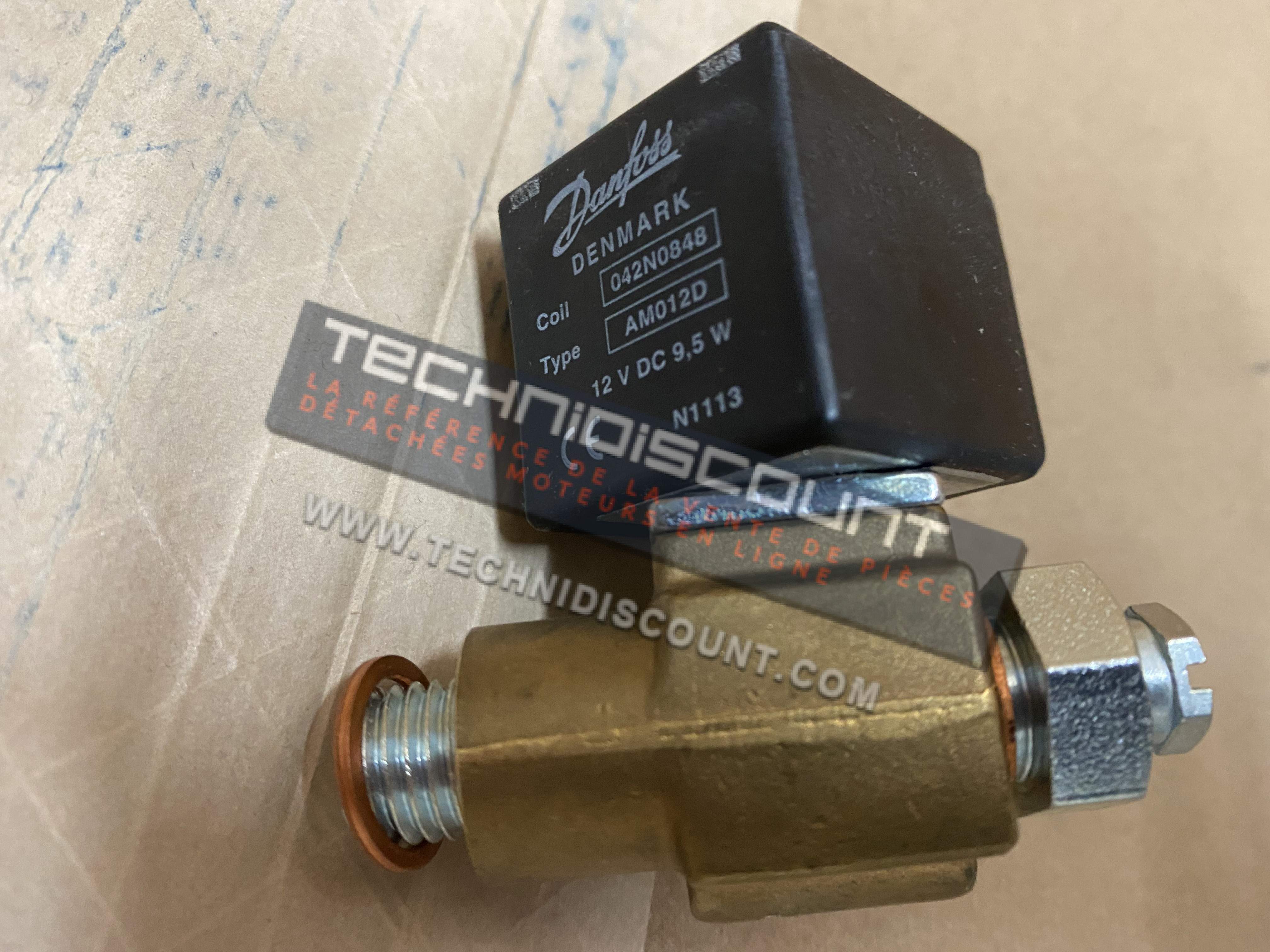 Electrovanne F2L511 DEUTZ 04191020 DEUTZ 0419-1020 - Moteurs DEUTZ F2L411 F1L511 F2L511  F1L208 F2L208 / DANFOSS DENMARK coil 042N0848 Type AM012D ; 12V DC 9,5 W